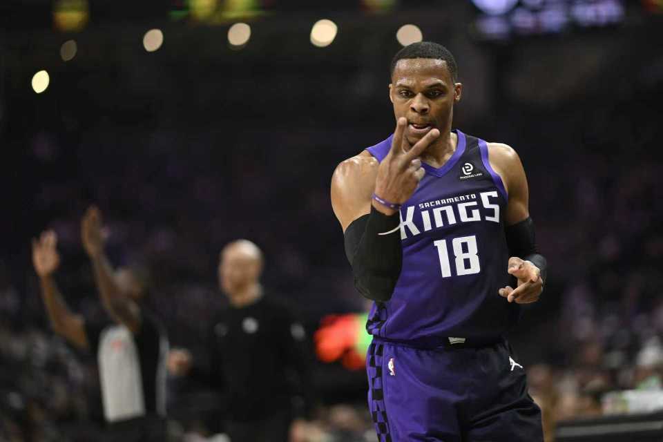 华体会真人-威少时隔7年26+6+6三分!国王灭奇才首次4连胜 小萨时隔27场复出